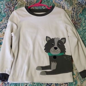 White shirt with gray dog